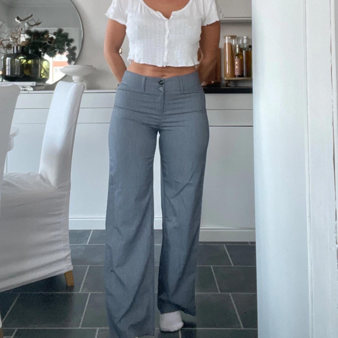 Grå kostymbyxor i midrise 