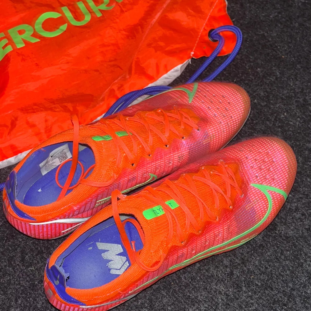 Nike Mercurial Vapor 14 Elite AG. Nypris 3149kr  Skick 7/10. Skor.