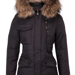 Vinterjacka - Säljer denna fina och varma jackan som köptes förra vintern och användes endast ett fåtal gånger. Den är super varm och passar perfekt för Sveriges vinter. Äkta päls, från hollies.  Nytt pris: 3600kr  Mitt pris 2800kr Priset kan diskuteras