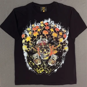 Y2k Fishbone T-Shirt - Vintage Fishbone tröja i Large storlek med detaljerat tryck på framsidan o fortfarande i topp kvalitet