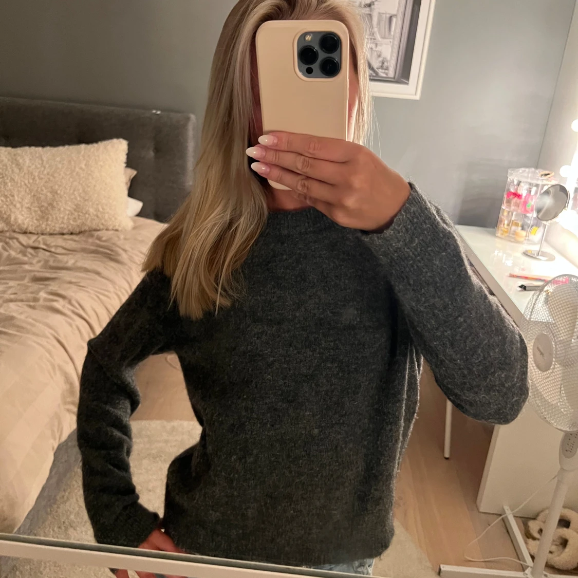 Grå stickad tröja - 90