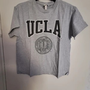 Tshirt med tryck stl M - Från H&M, använd fåtal gånger