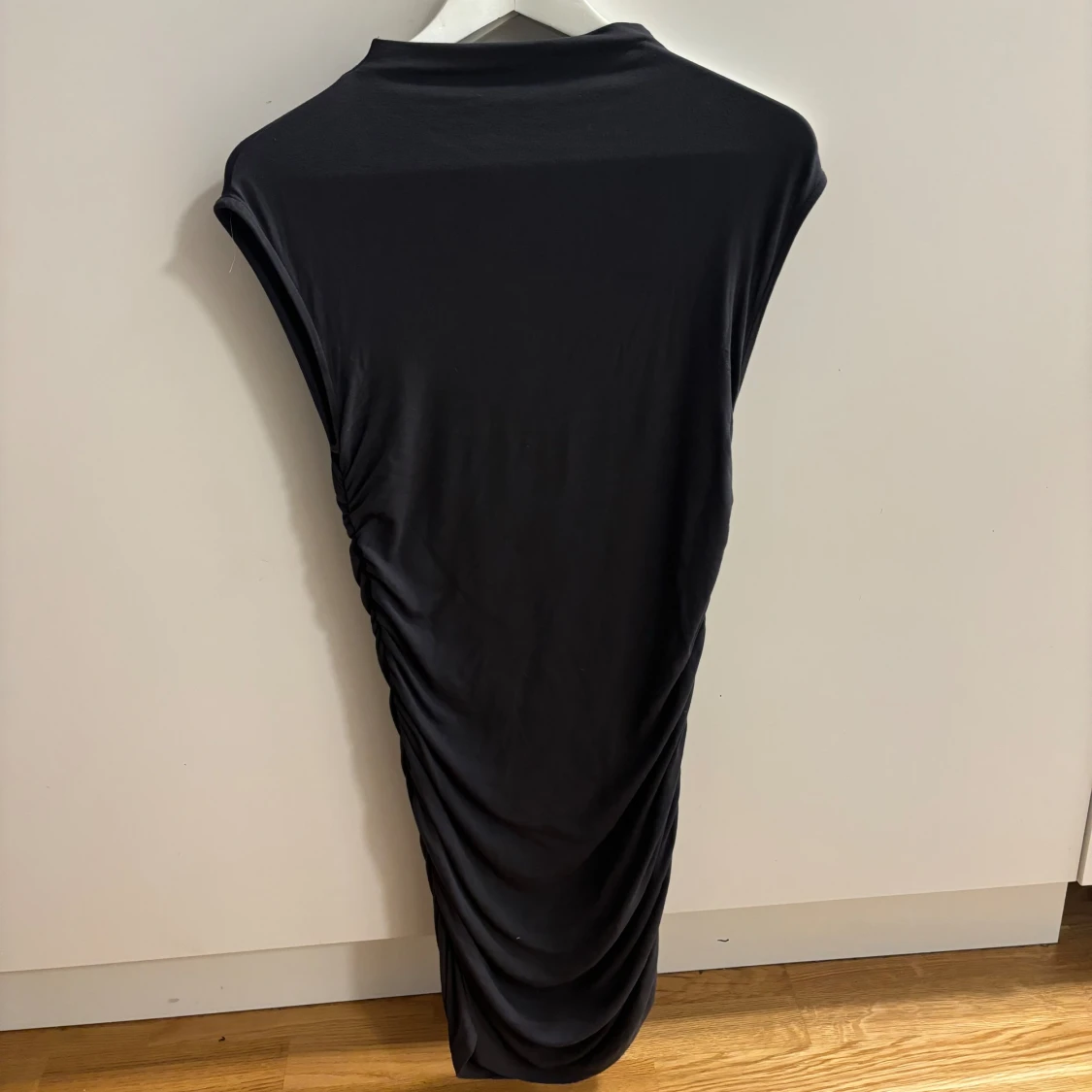 Svart klänning från Gina Tricot