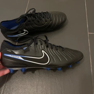 Nike Tiempo fotbollsskor storlek 42 - Helt oanvända fotbollsskor. Ag dobbar.
