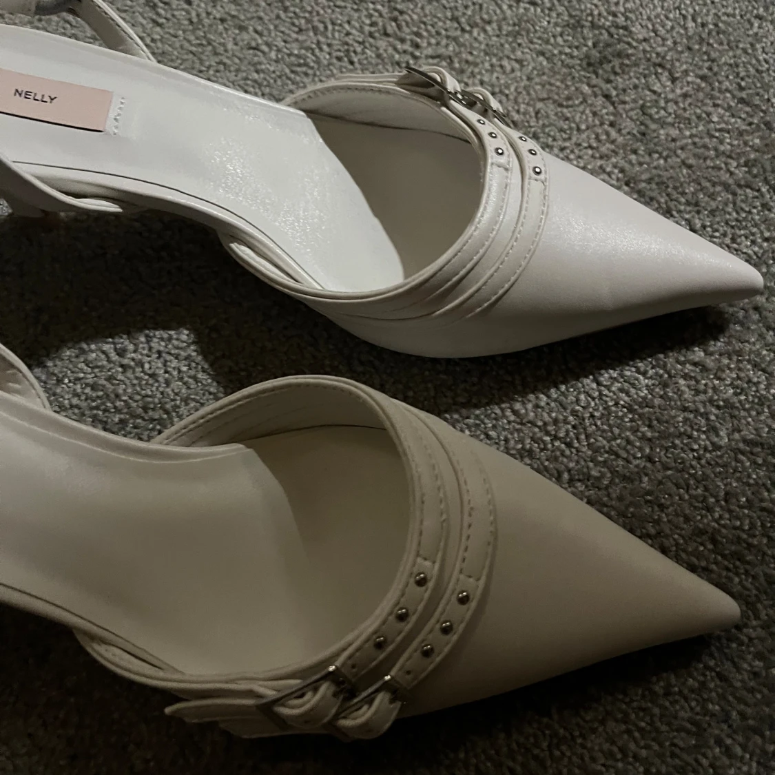 Spetsiga klackar - 90