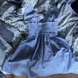 Randig zara klänning - Zara randig klänning blå/vit ref. 3666/174