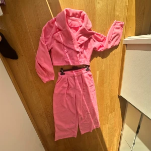 Kostymset  - Ny skick 😍🌟 snygg outfit! 