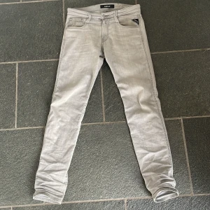 Replay jeans - Replay jeans i storlek W27, skick 7/10.