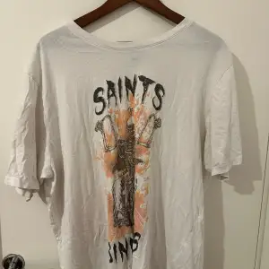 Snygg t-shirt, väldigt phonk/ coolt stil