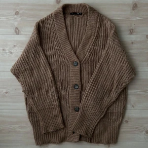 Stickad kofta  - Används inte! 