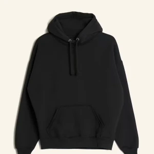 Svart hoodie från Bik Bok - Säljer en stilren svart hoodie från Bik Bok. Perfekt för en avslappnad look. Den är använd en del men säljer den för ett lågt pris.