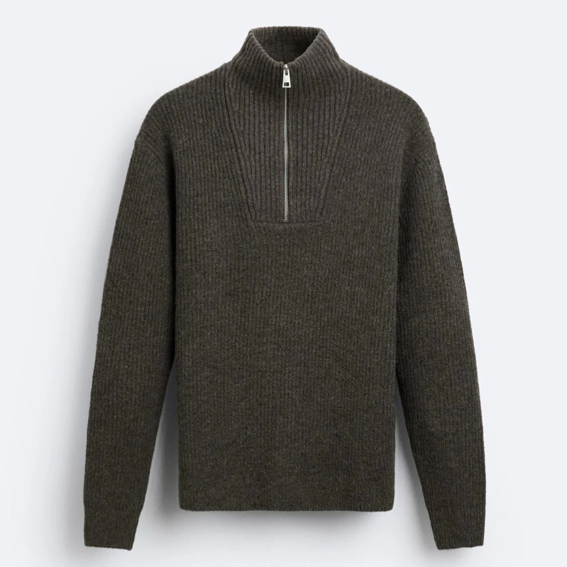 Mörkgrå stickad tröja med dragkedja