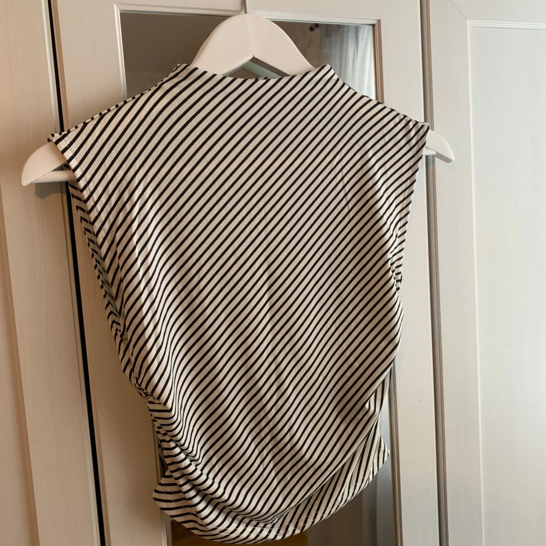 Randig ärmlös topp från H&M