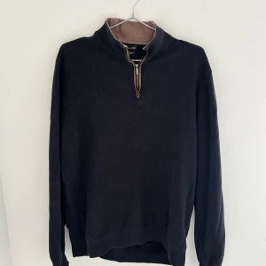 Halt zip Massimo Dutti - Snygg half zipfrån Massimo Dutti 