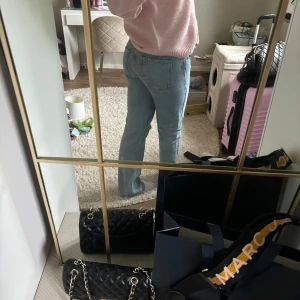 Low waist jeans  - Intressekoll skit snygga ljusblåa jeans❤️‍🔥Sitter som S/M