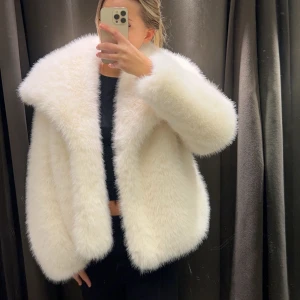 Pälsjacka  - Kommer inte till användning, nyskick❤️