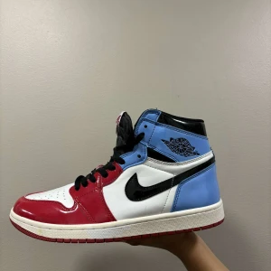 Jordan 1 high - Ett par sköna och oandvända skor jätte fina och passar perfekt inför hösten