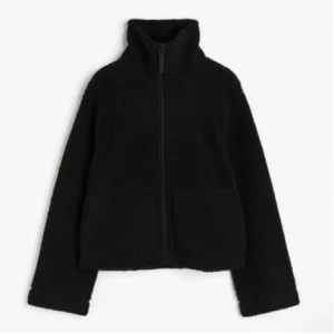 Hm teddy jacka  - Väldigt bra skick, använd en månad i våras💞💗 Skriv privat för frågor eller egna bilder!