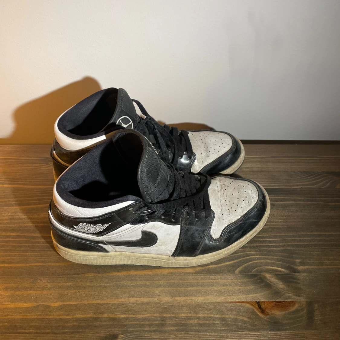 Svarta Jordan 1 - 90