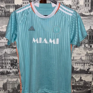 INTER MIAMI KIT - säljer nu inter miami kit med Messi nummer 10 på ryggen. Hör av er vid frågor 