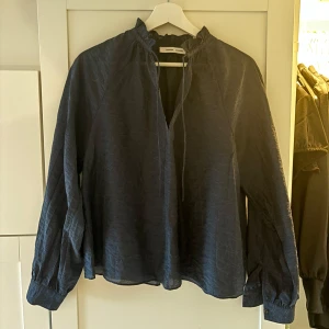 Blå blus - Blå blus, i bra skick