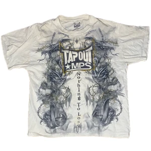 Vit T-shirt från Tapout - Säljer tvär fetvit T-shirt från Tapout 100% bomull