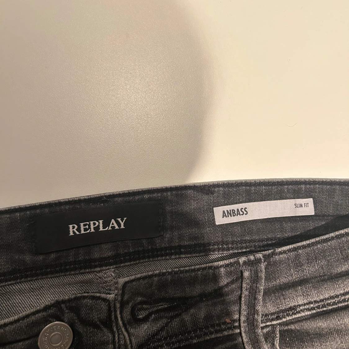 Svarta anbass jeans från replay - 4