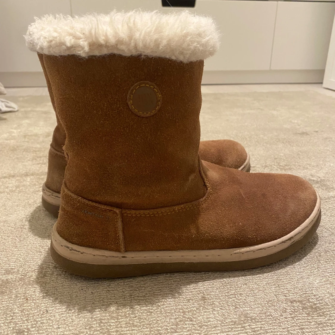 Bruna mockaboots liknande UGGS med fluff i!  - 2