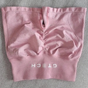 GTECH shorts, xs - Supersöta rosa shorts från Gtech. Storleken är XS. (Jag tycker dom känns mer som S. Men passar nog båda beroende på hur man vill att det sitter.) Använda en gång.