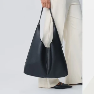 Sluchy bag ginatricot - Super fin Väska från Ginatricot som är slutsåld. Använd 1-3 gånger, nytt skick!❤️