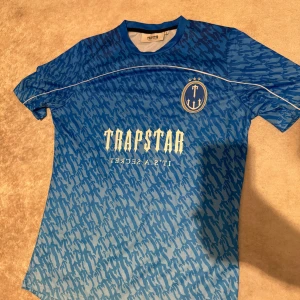Trapstar t shirt - Oanvänd, storlek S