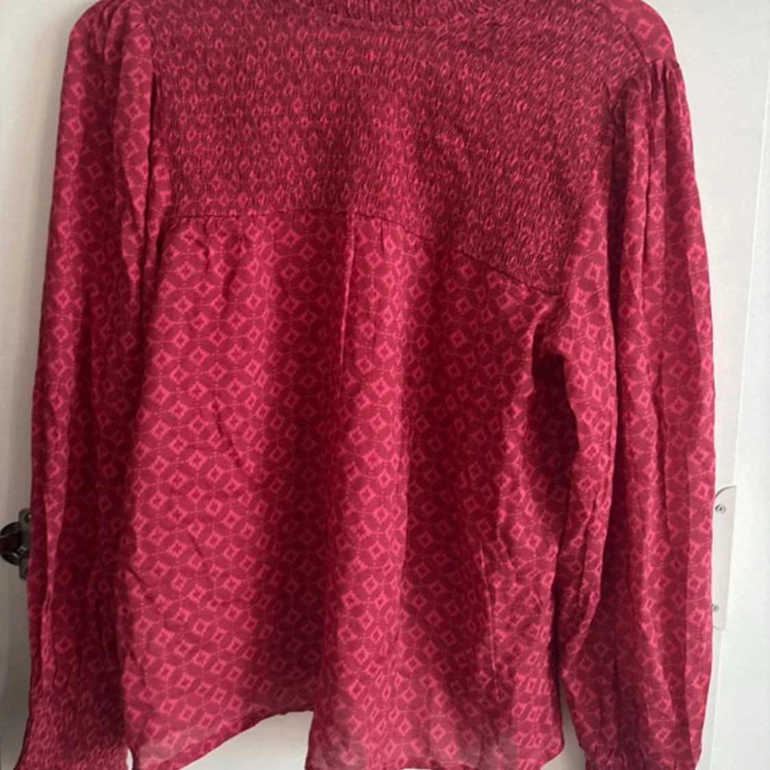 Röd mönstrad blus - 2