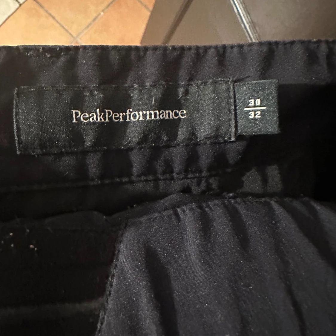 Svarta byxor från Peak Performance - 4