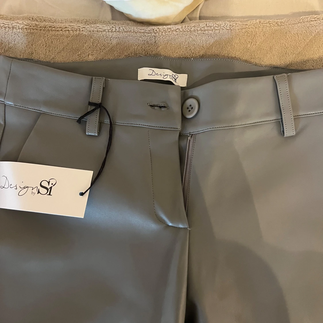 Gråa skinnbyxor - 90