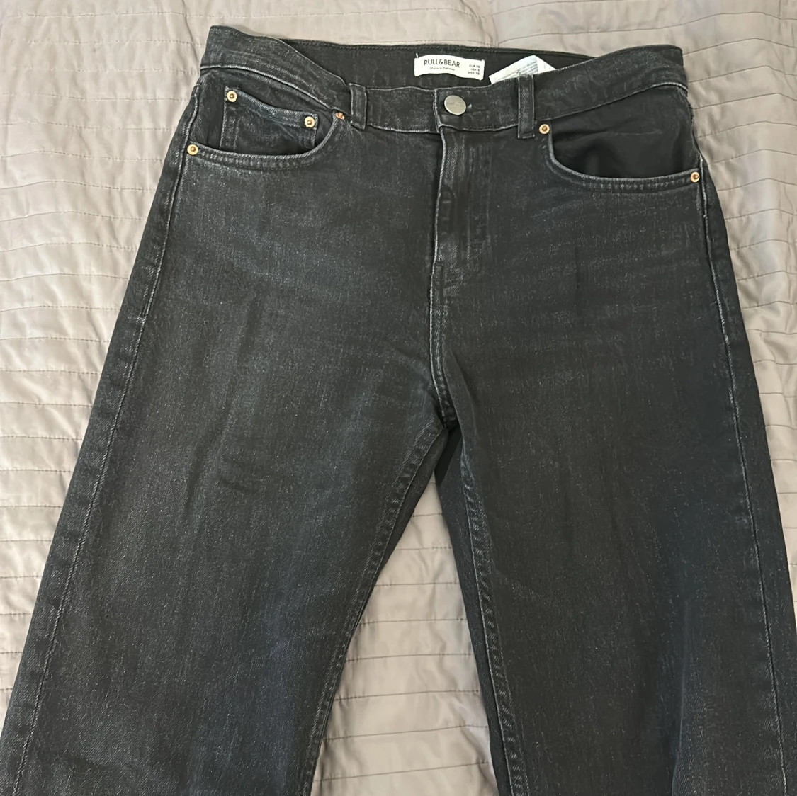 Svarta jeans