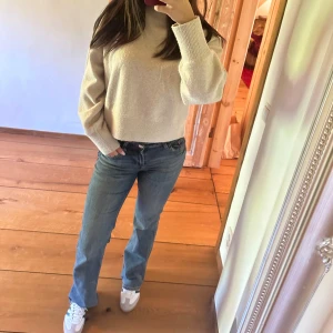 stickad tröja  - säljer denna typ oanvända stickade tröjan, så snygg & perfekt till hösten! 