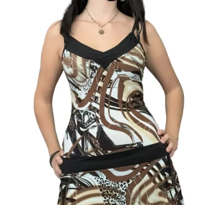 Långt linne/miniklänning - Cool. Skriv gärna om ni har frågor🤍