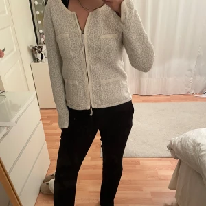 Odd Molly kofta  - Super fin Odd Molly kofta  Stolek ”3” jag är 170cm och har oftast  S/M i tröjor! 