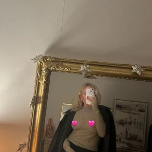 Meshtopp i smock - Beige/grön topp från H&M trend, endast använd en gång!