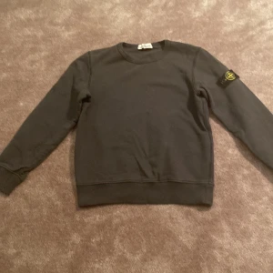 Stone Island tröja - Grå Stone Island tröja  Bomull Fint skick