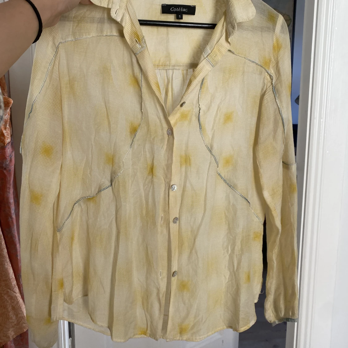 Ljusgul tunn skjorta  - 90