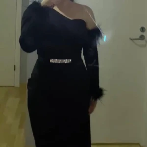Klänning  - En jätte fin och elegant festklänning. 