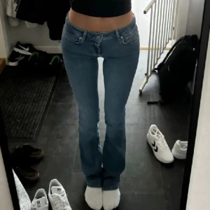 Snygga zara jeans  - Super snygga low bootcut jeans från zara! 