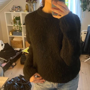 Stickad tröja  - Nopprig men väldigt gosig o skön