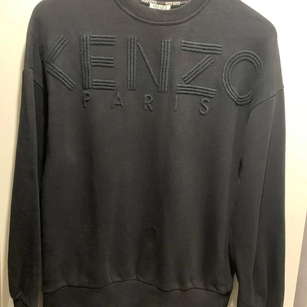 Mycket bra skick herr sweatshirt från Kenzo storlek S . Tröjor & Koftor.