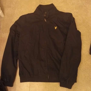 Lyle and scott jacka - Fieldjacket från lyle and scott. Skick 10/10
