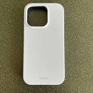 Lila mobilskal - Lila mobilskal från Holdit som aldrig används!❤️