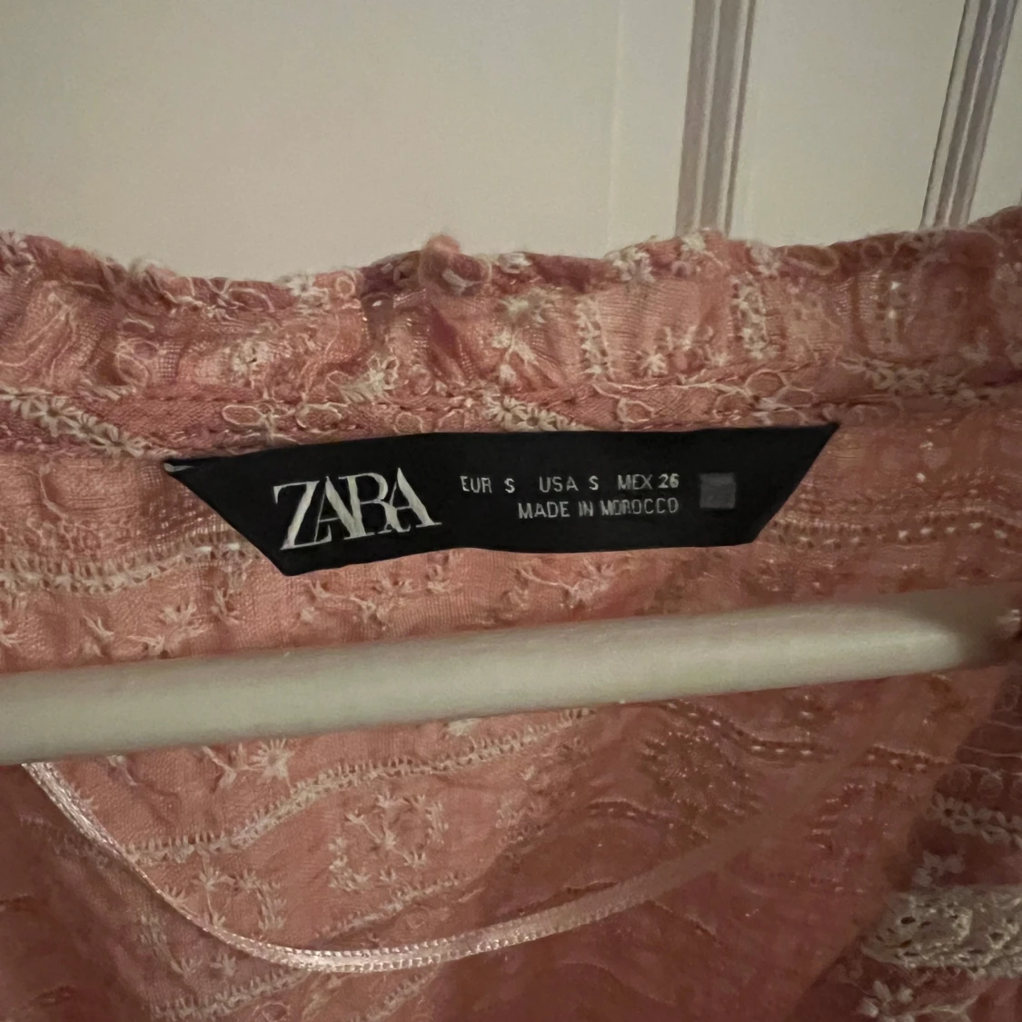Rosa Blus Från Zara strl S  - 91