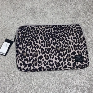 Leopardmönstrat computer case från lager 157 - Helt oanvänd💕