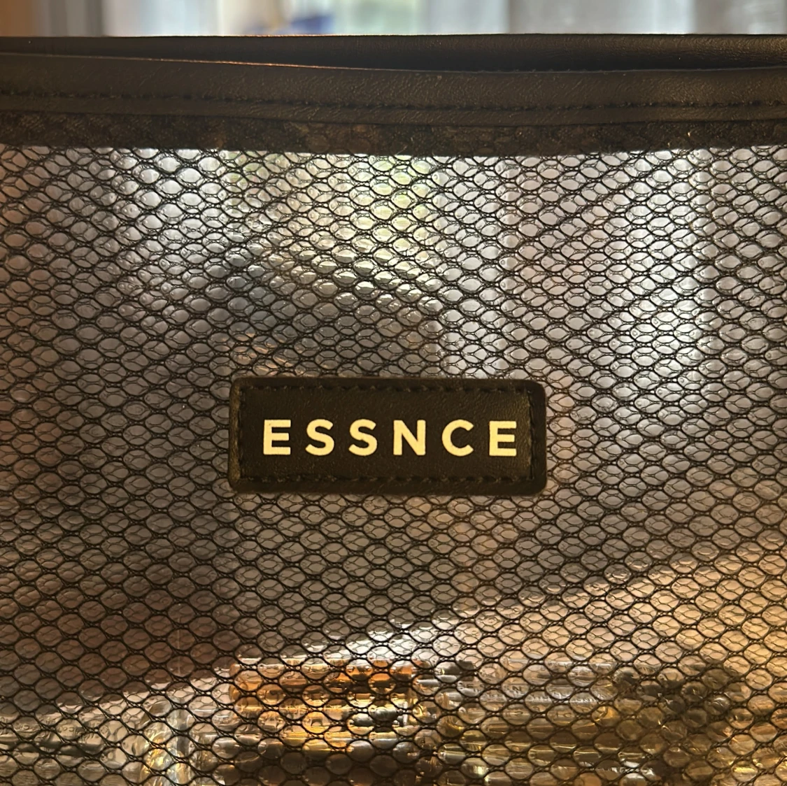 Svart necessär och parfymtesters från Essnce - 90